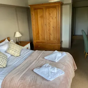 Bed & Breakfast The Ship