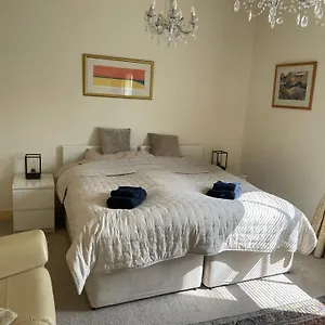Comfy 1bd Retreat In The Heart Of Apartment